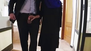 推特网红『洛美』客服空姐 黑丝大长腿 丰臀美穴 浴室自插 自慰喷尿